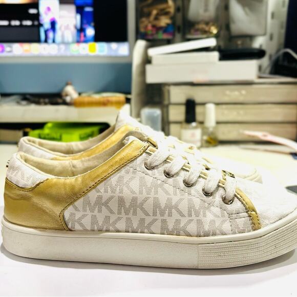 MICHAEL KORS Girls Monogrammed Platform Sneakers in Beige & Gold Sz 2 - Picture 6 of 8